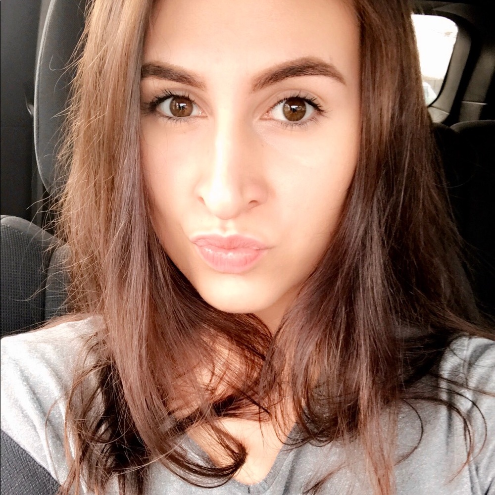 Meet your Posher, Jillian